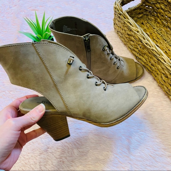 Altar'd State Rohanna Bootie 7.5 Tan Heeled Open - Picture 3 of 9